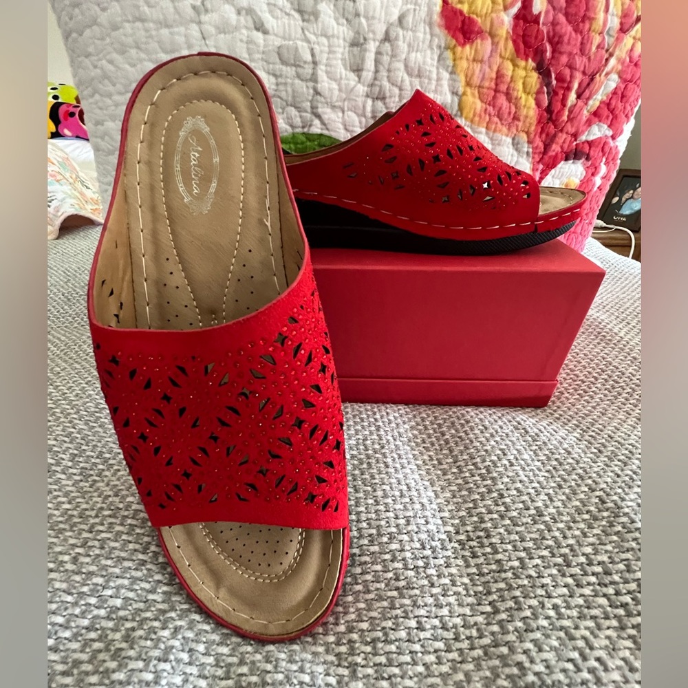 Atalina Wedge Slides NWOT